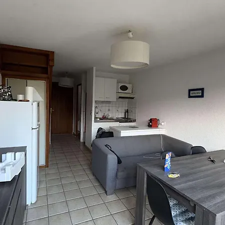 Holiday home Maison Calme Proche Et Commerces - Fr-1-831-13